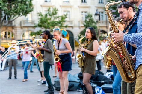 La Fête de la Musique en Thaïlande: Un Hommage à la Diversity et la Fusion des Cultures